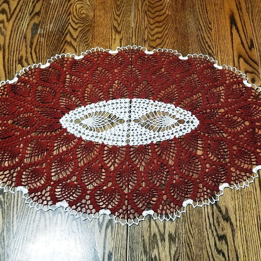 Vintage Style New Hand Crafted Russet & White Pineapple 32" x 22 1/2" Doily - Picture 2 of 4